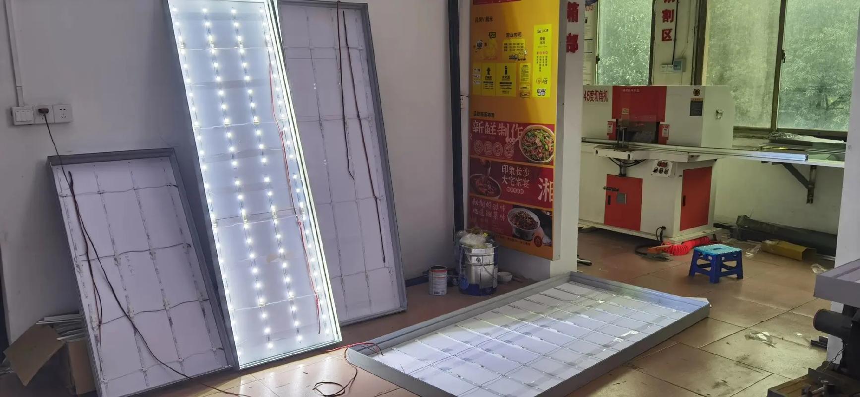 郴州專業燈箱廣告牌制作工廠，打造高品質軟膜燈箱與門頭招牌